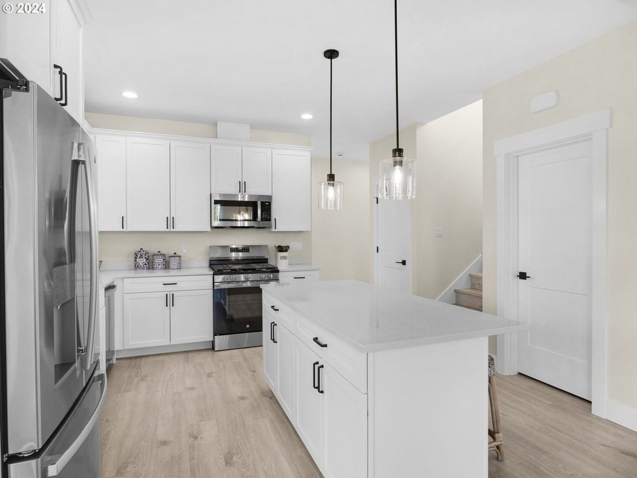 1521 Sunlit Ln - Photo 7 of 33