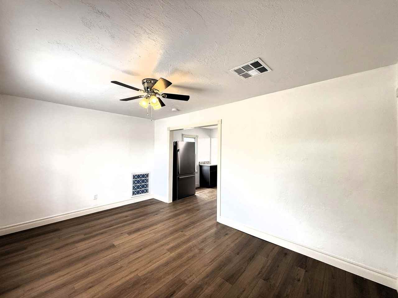 418 S Main - Photo 3 of 16