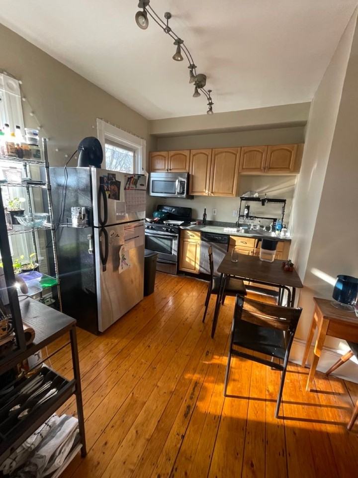 431 Faneuil St - Photo 4 of 8