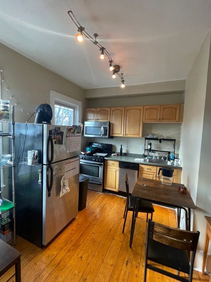 431 Faneuil St - Photo 6 of 8