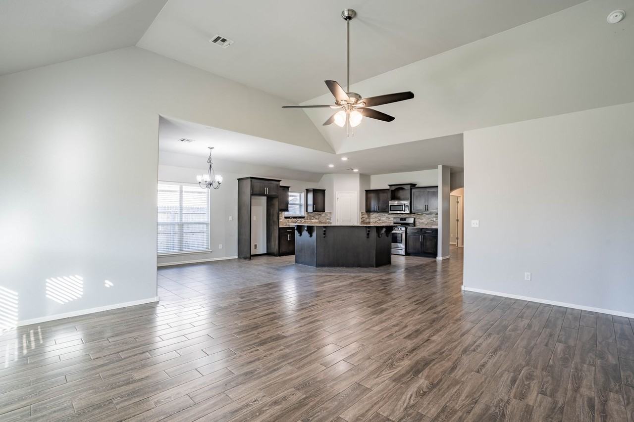 17406 E 45th St - Photo 4 of 25