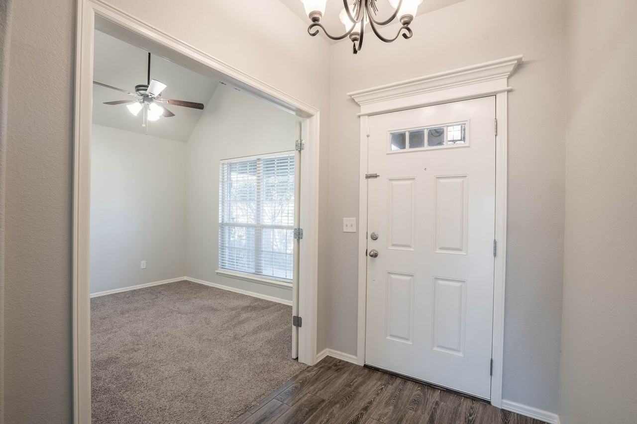 17406 E 45th St - Photo 6 of 25