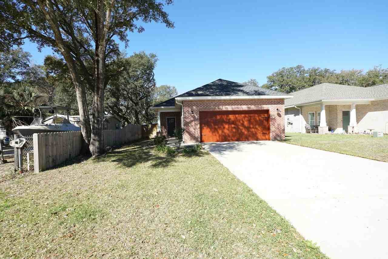 1568 Pine St - Photo 2 of 37