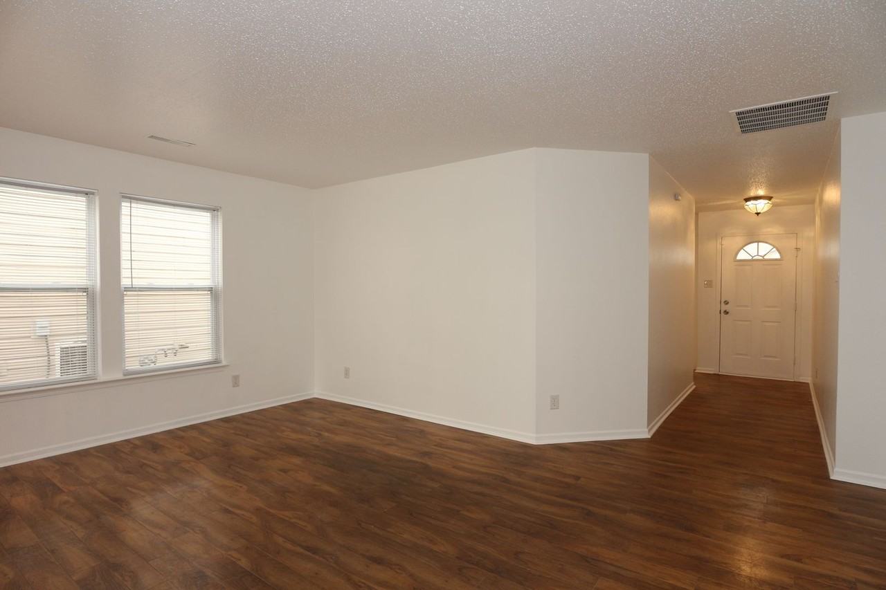 7937 Cork Bend Ln - Photo 2 of 18