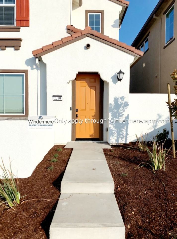 2240 Terrawood St - Photo 2 of 23