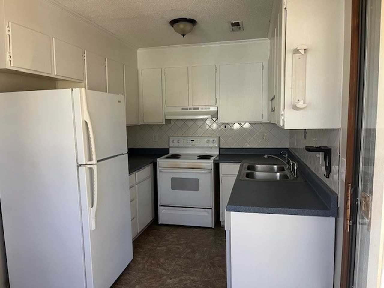 800 Wilmington Ct - Photo 7 of 20