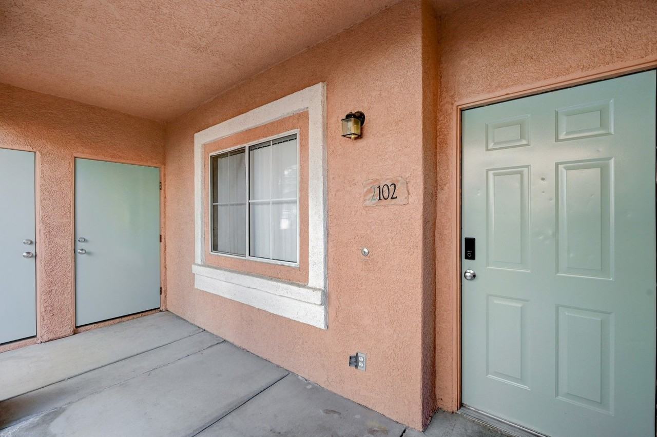10553 Pine Pointe Ave #102 - Photo 3 of 35