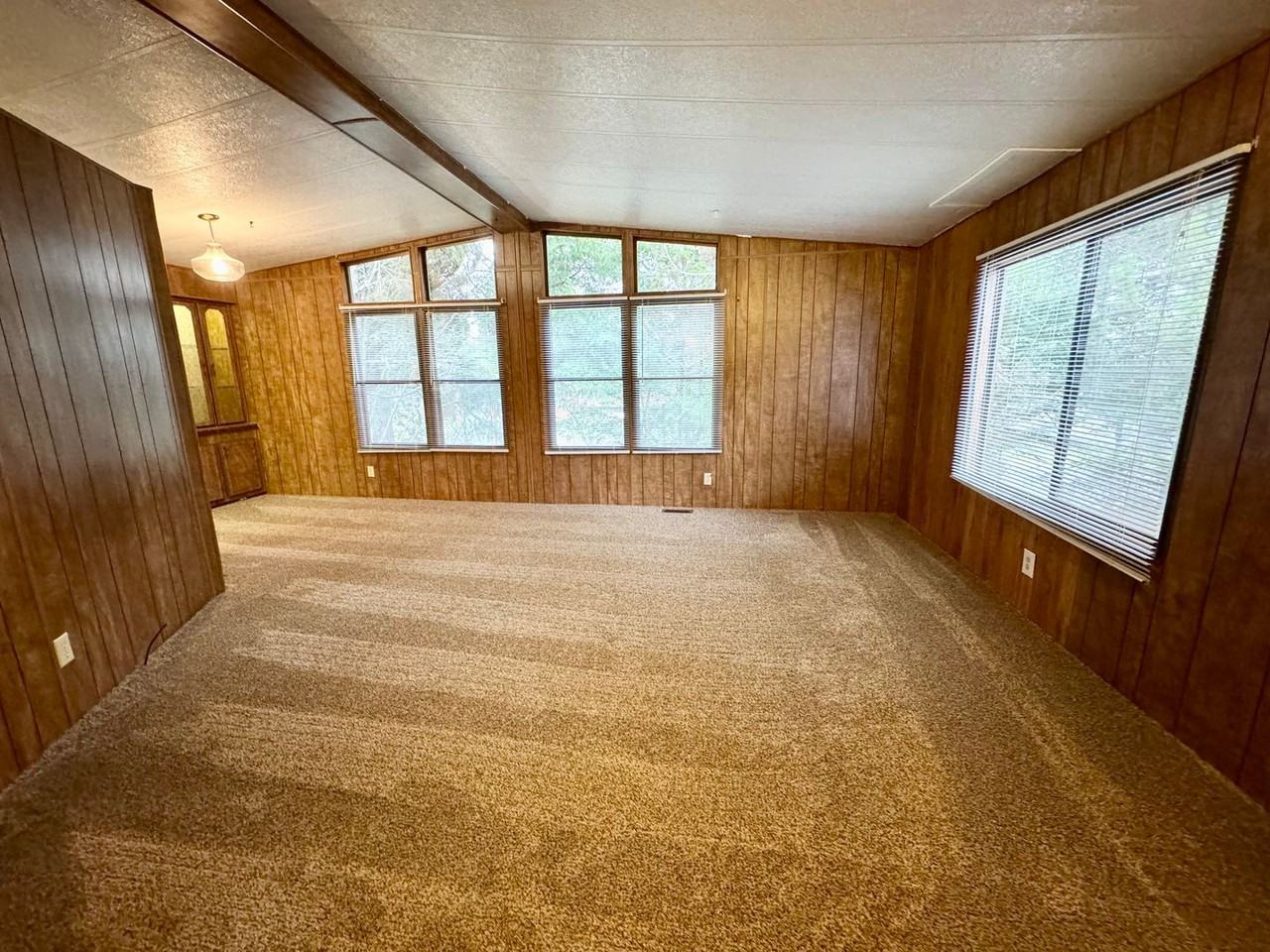 2050 E Timberlake West Dr - Photo 2 of 15