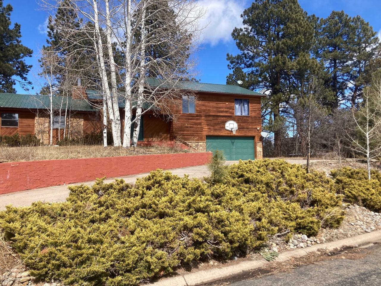 405 Fir Dr - Photo 2 of 28