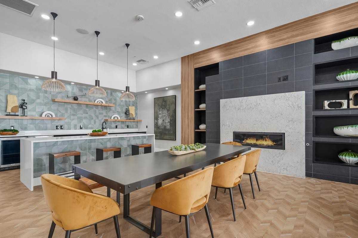 210 Quest Park St - Photo 4 of 4