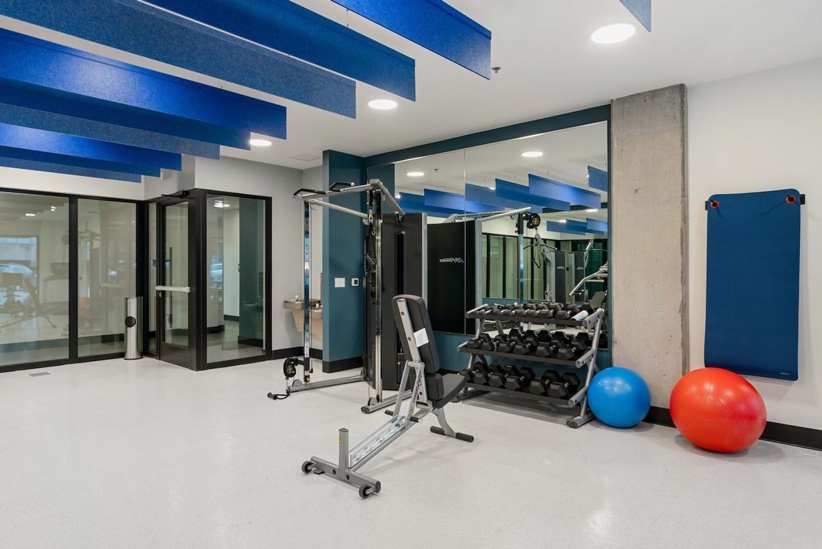 2701 Rockefeller Ave - Photo 7 of 50