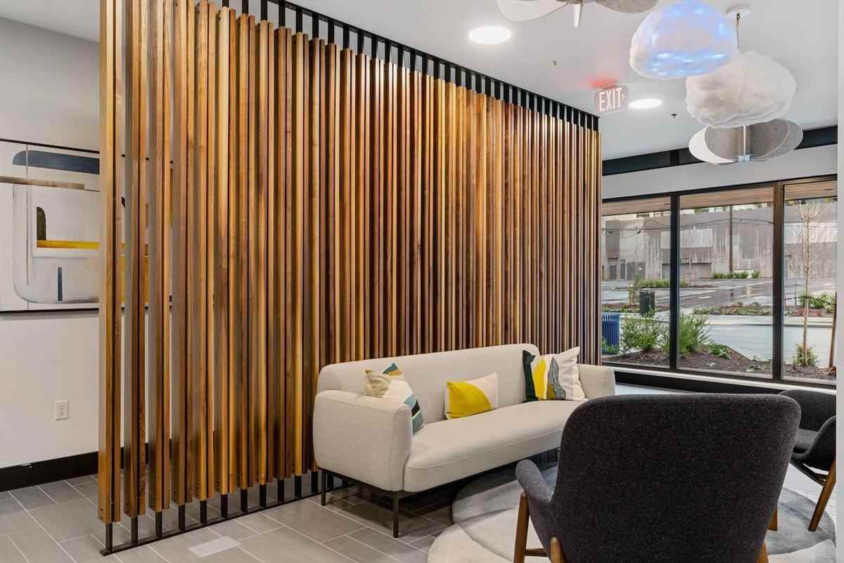 2701 Rockefeller Ave - Photo 5 of 50