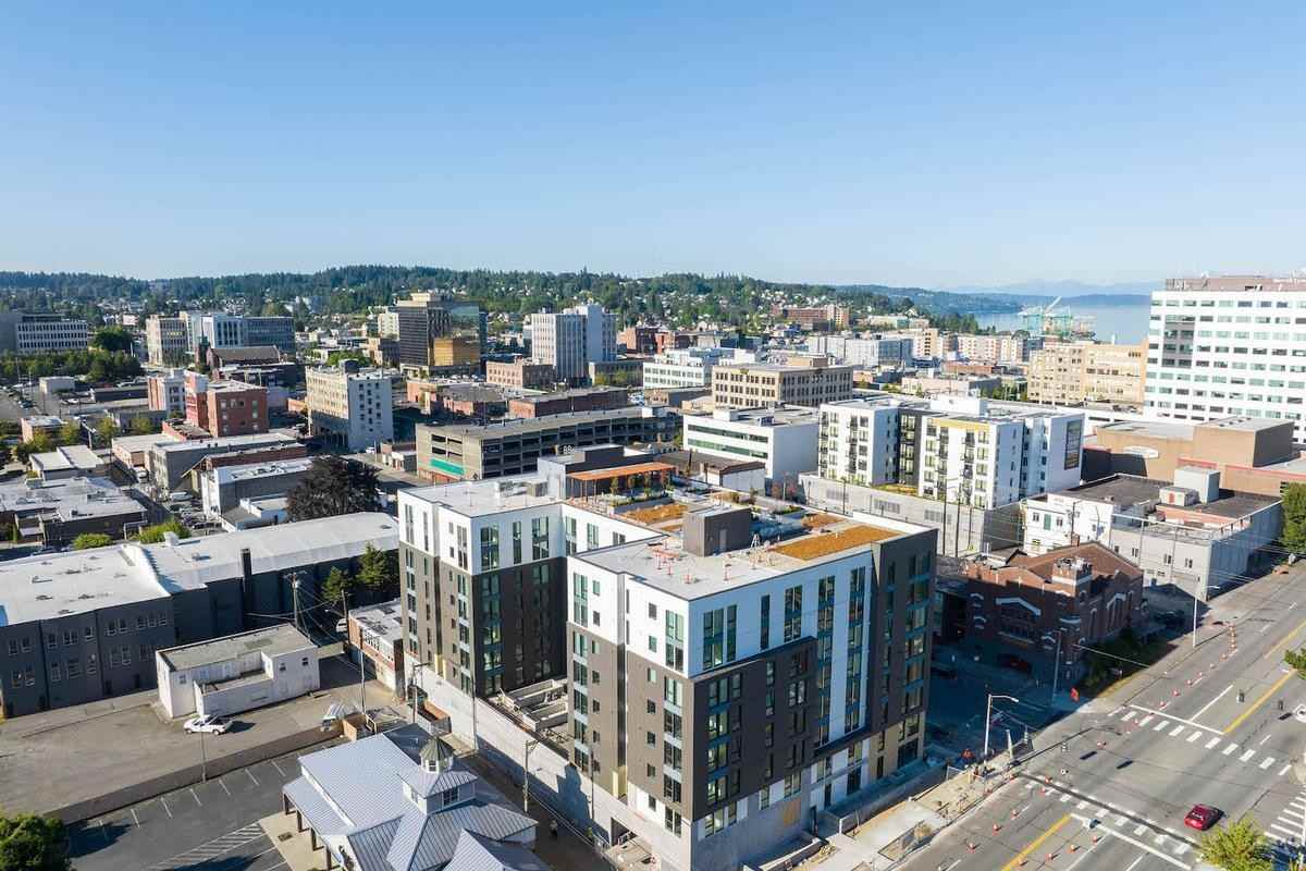 2701 Rockefeller Ave - Photo 2 of 50