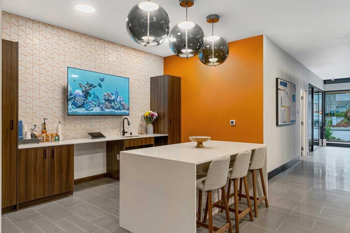 2701 Rockefeller Ave - Photo 6 of 50