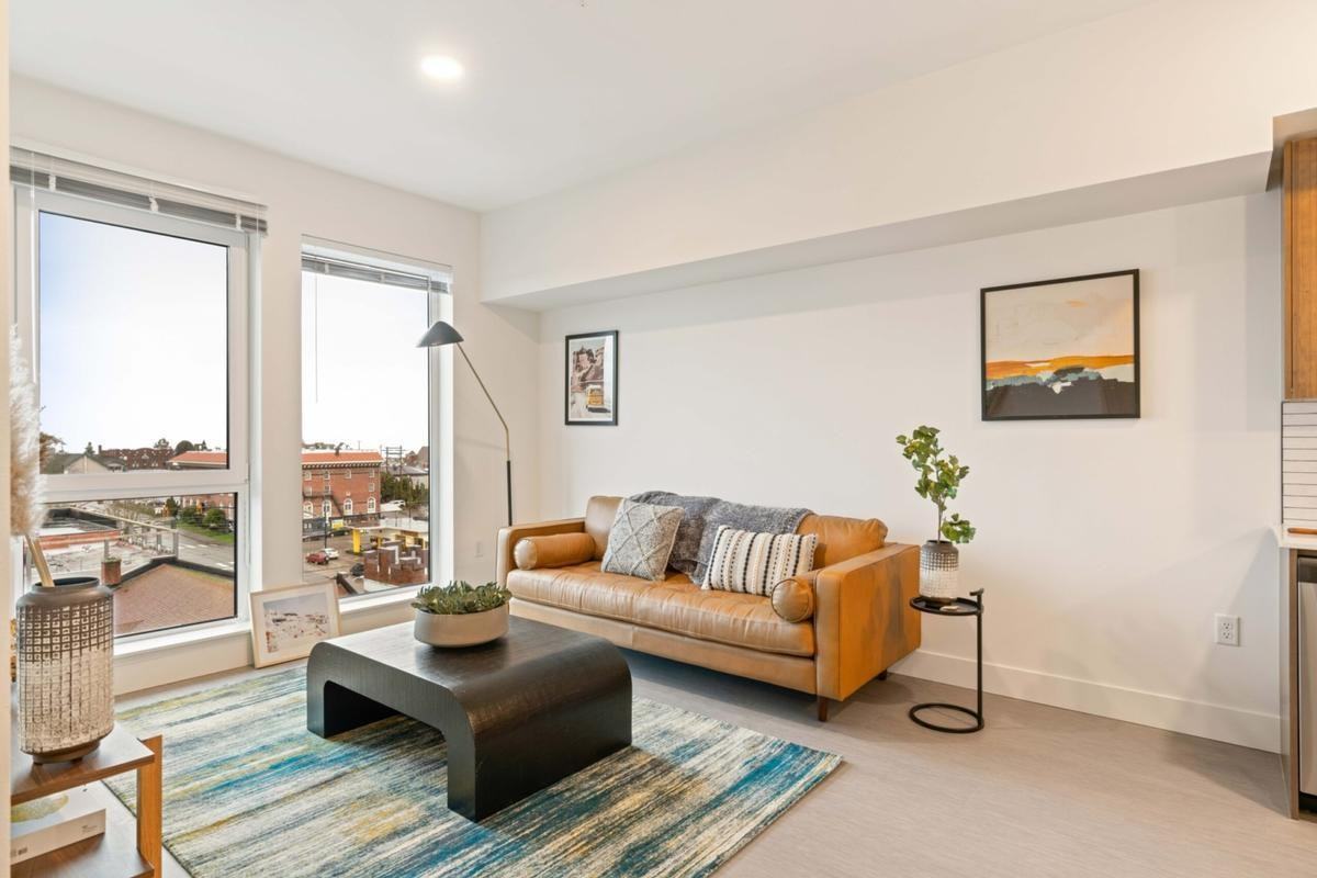 2701 Rockefeller Ave - Photo 5 of 50