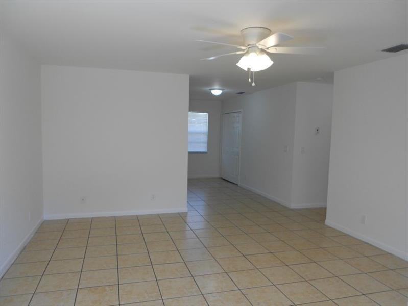 925 West 36th Street - Photo 2 of 8