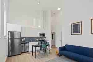 featured image of 3905 Bank St