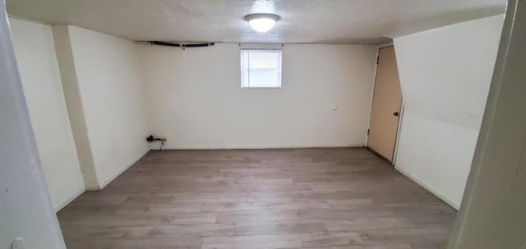 255 W 200 N - Photo 3 of 7