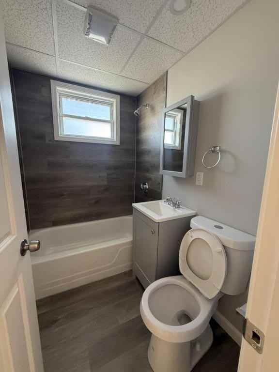 225 Davis St - Photo 5 of 8
