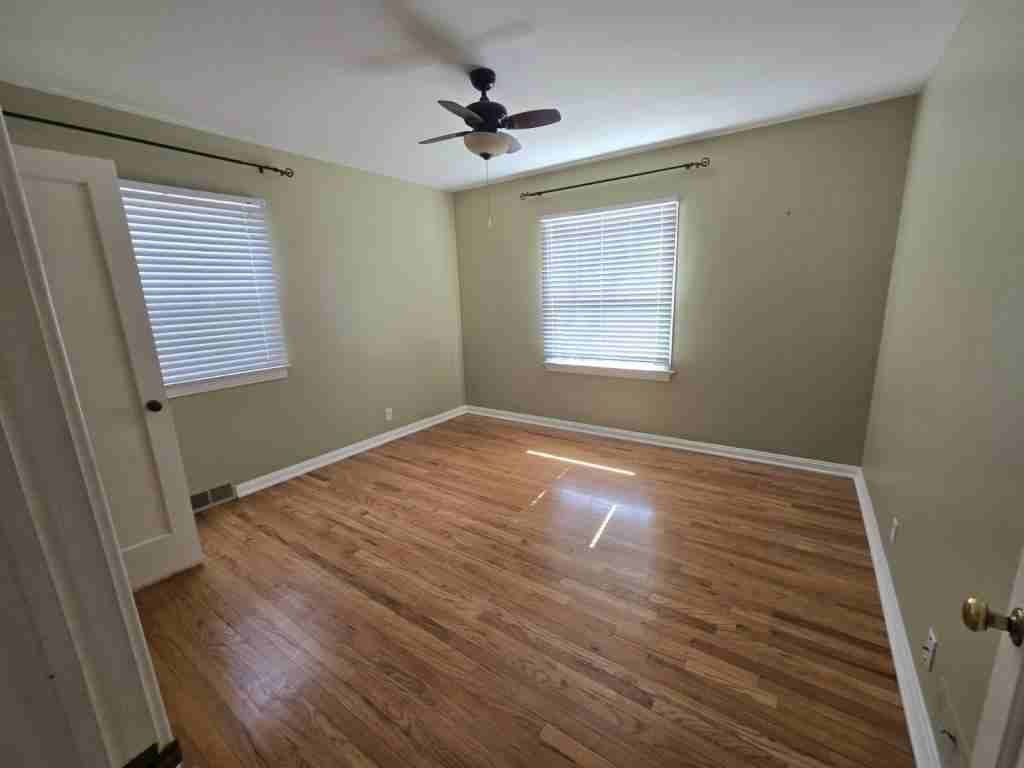 369 W 9th St - Photo 2 of 11