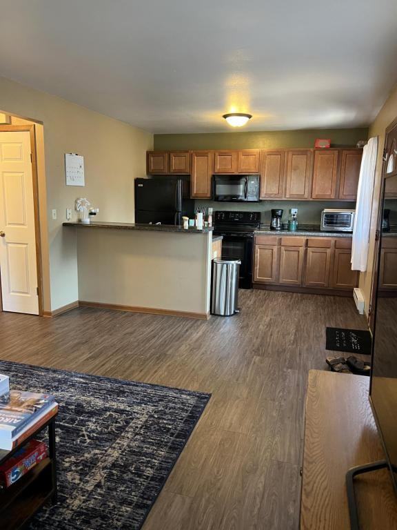 1114 Cherry St - Photo 3 of 6