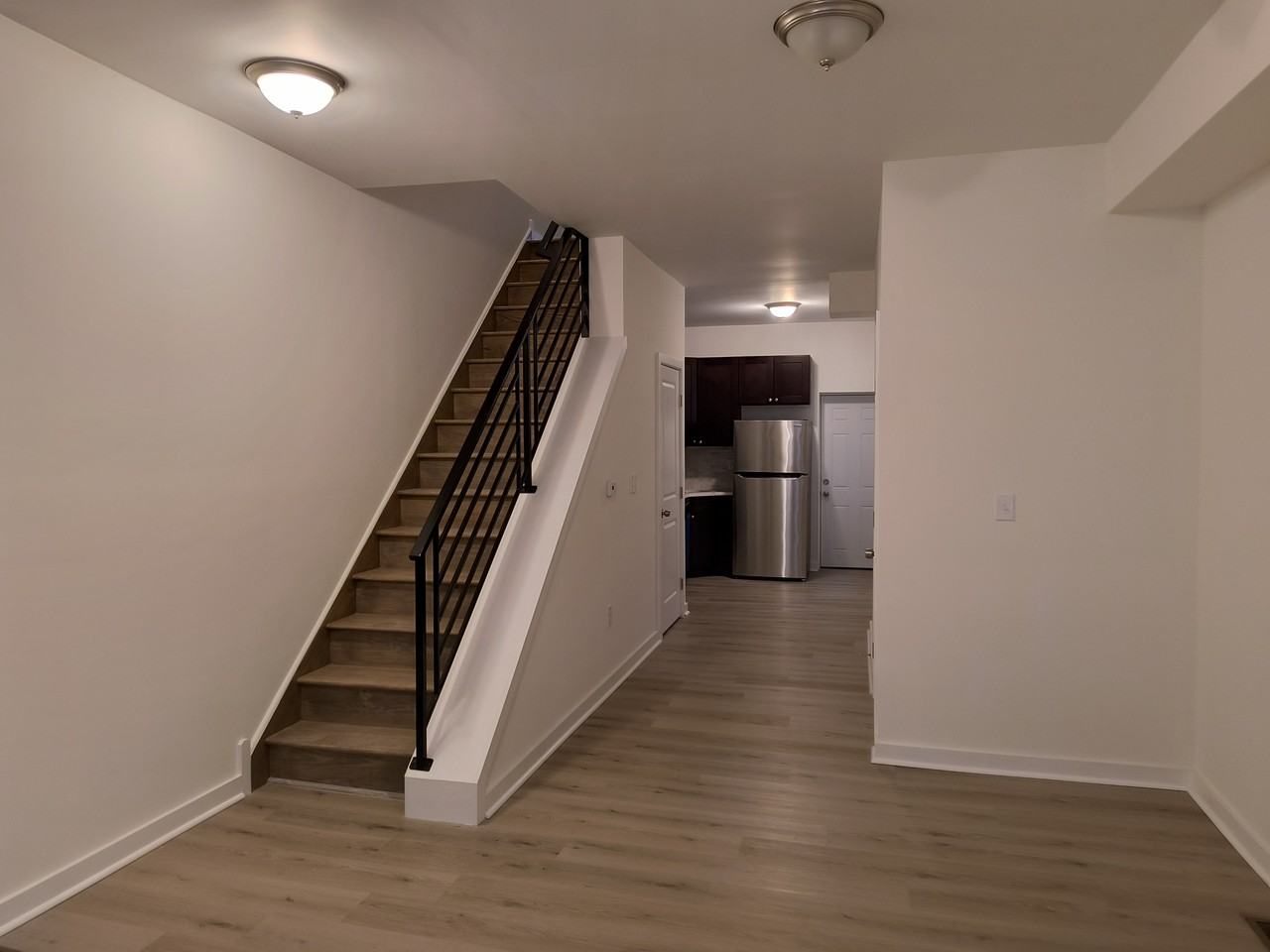 1523 W Oakdale St - Photo 2 of 17