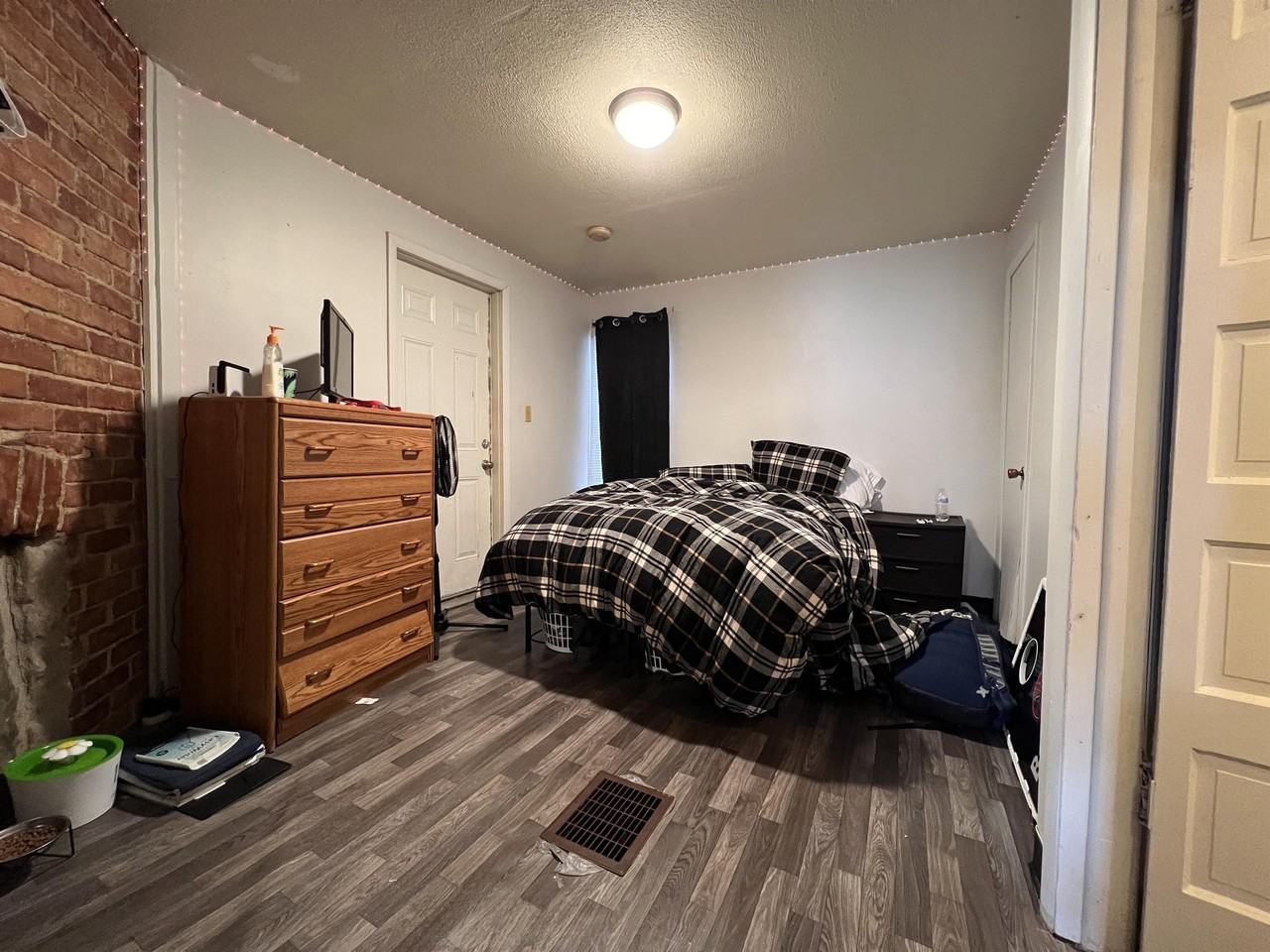 445 Baird St #8782041 - Photo 6 of 8