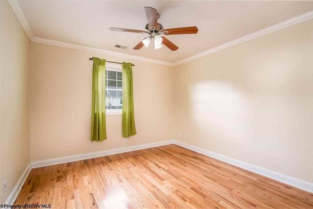 28 Turnstone Dr - Photo 2 of 27