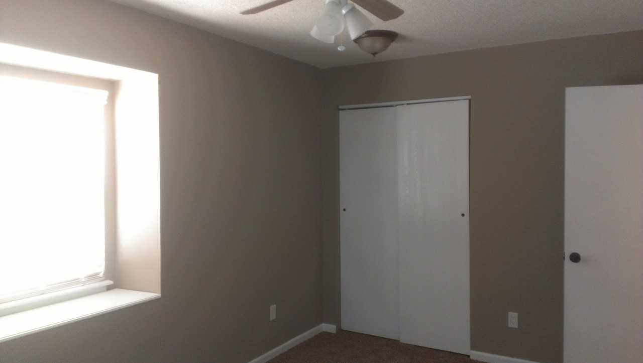 1224 W 19th St - Photo 3 of 10