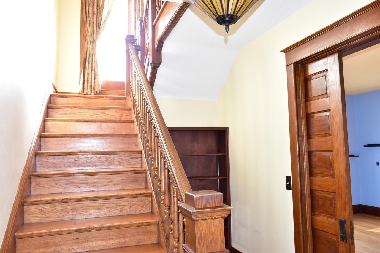 1524 5th Ave S - Photo 3 of 31