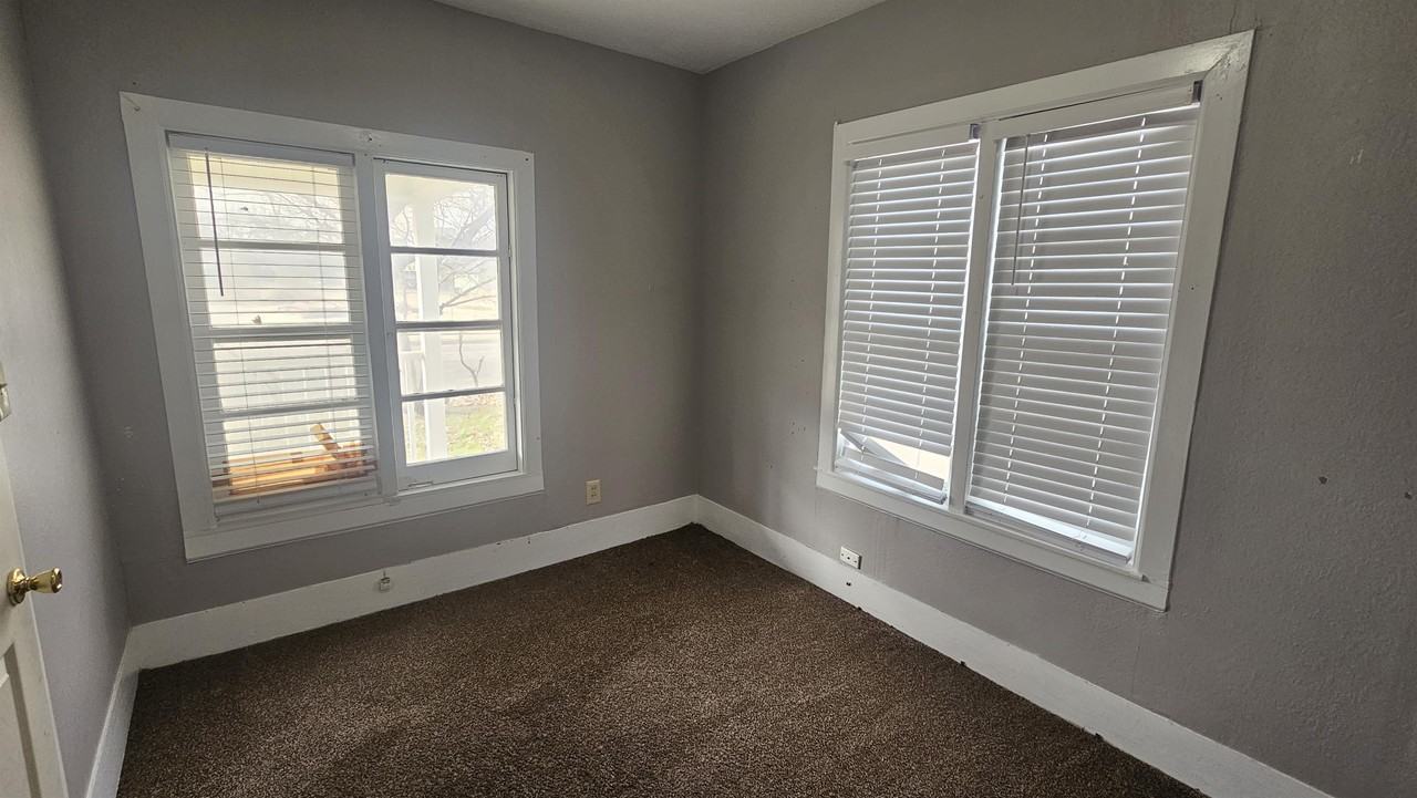 1204 Cleveland Street - Photo 5 of 8