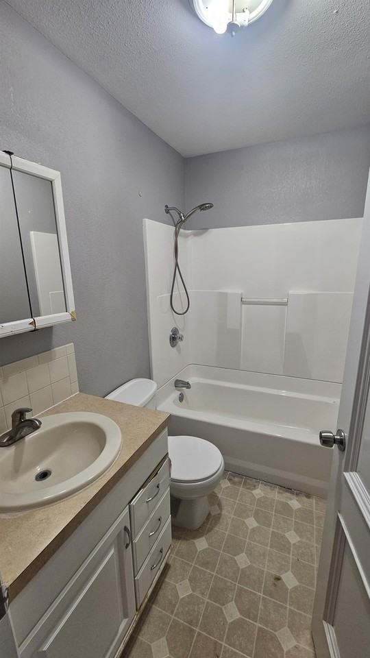 1204 Cleveland Street - Photo 4 of 8