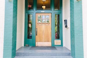 featured image of 2066 Nw Glisan St