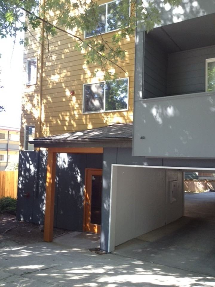 Constance Manor Apartments - Photo 4 of 8