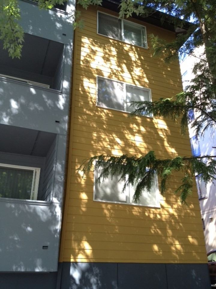 Constance Manor Apartments - Photo 5 of 8