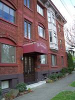 featured image of 203 W Comstock St