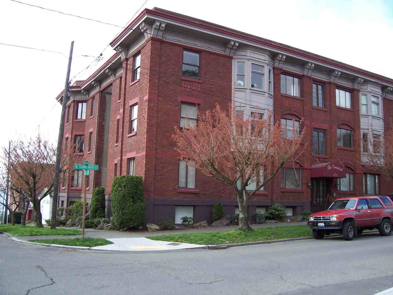 Comstock Apartments - Photo 5 of 9