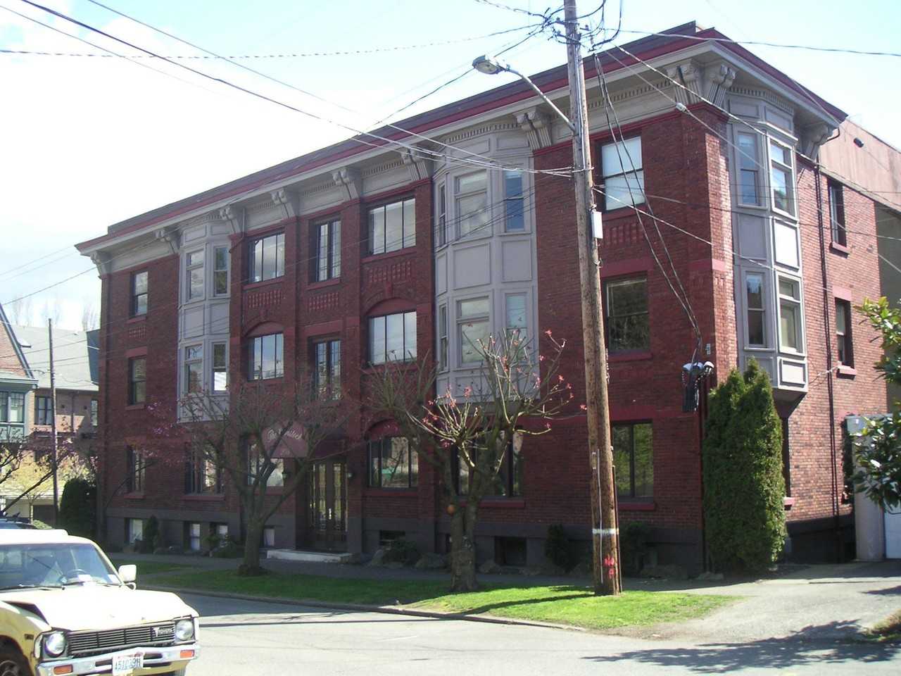 Comstock Apartments - Photo 7 of 9