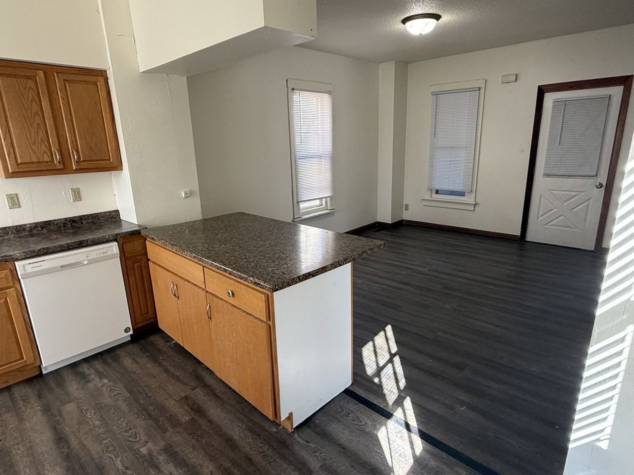 213 4th St Ne - Photo 3 of 14