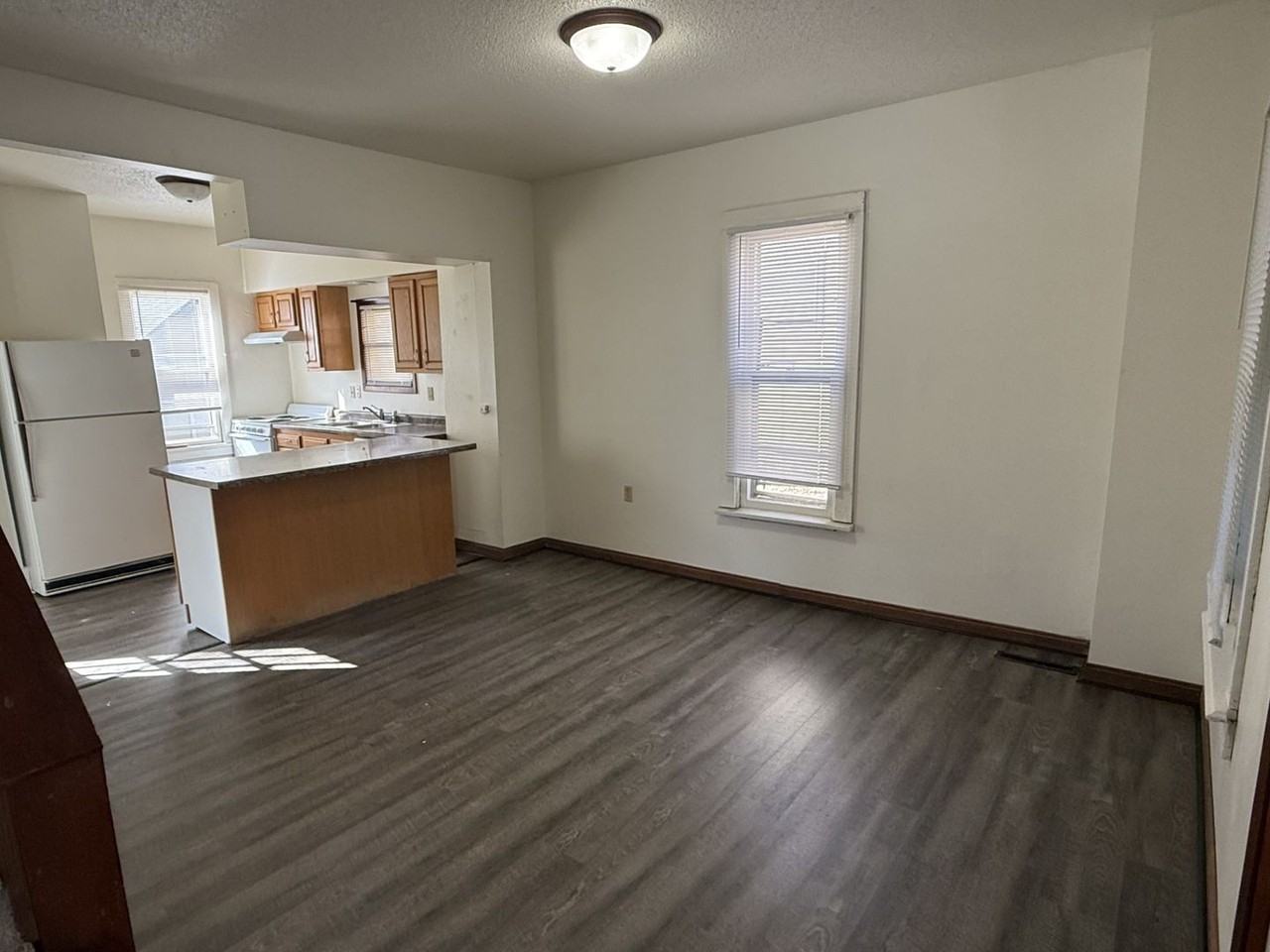 213 4th St Ne - Photo 5 of 14