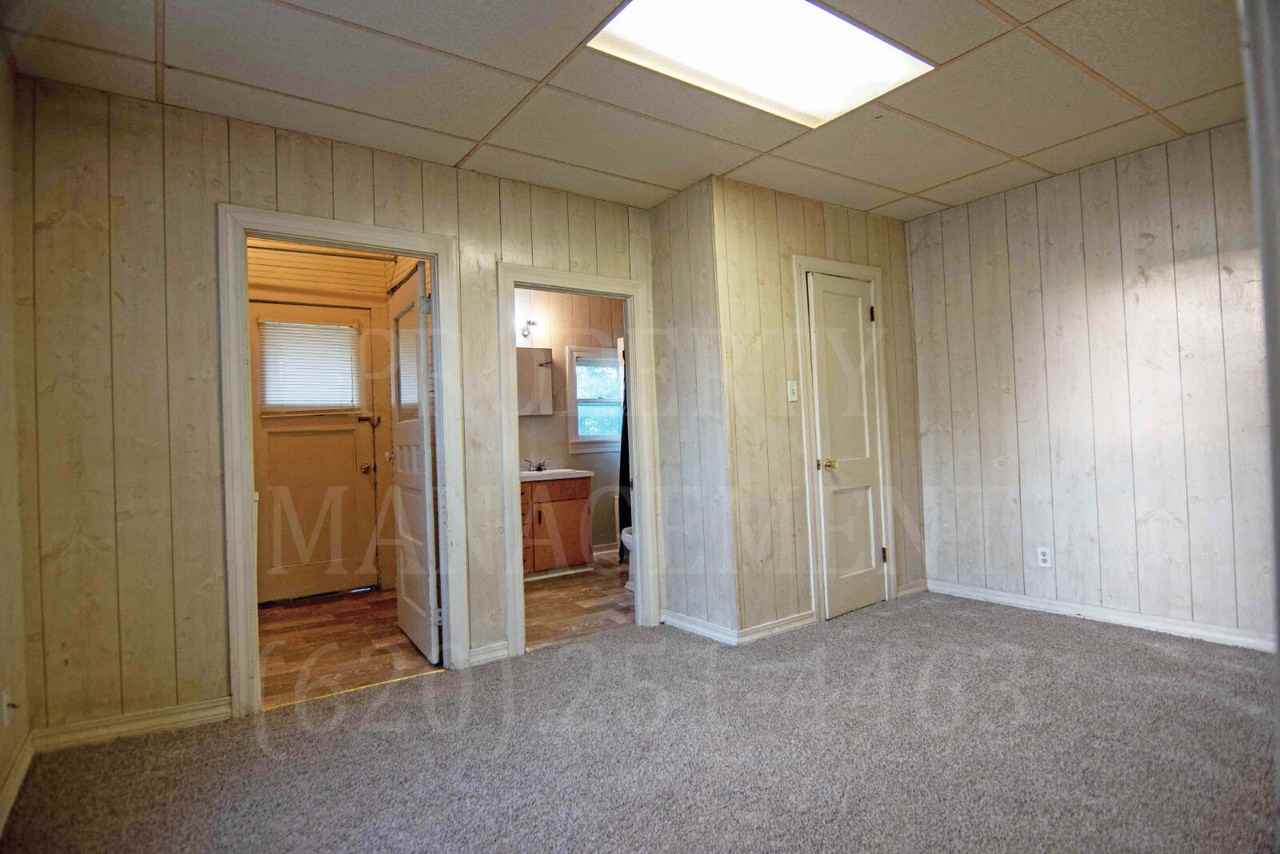 1412 1/2 W 5th St - Photo 5 of 27