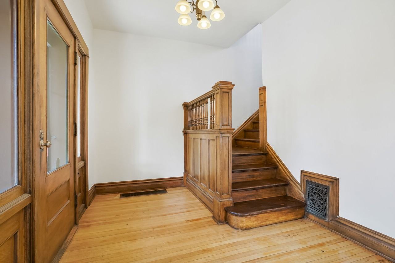 2915 E 14th Ave - Photo 3 of 25
