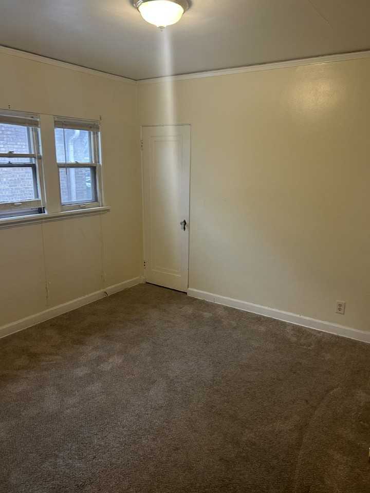 3619 N 50th St - Photo 3 of 8