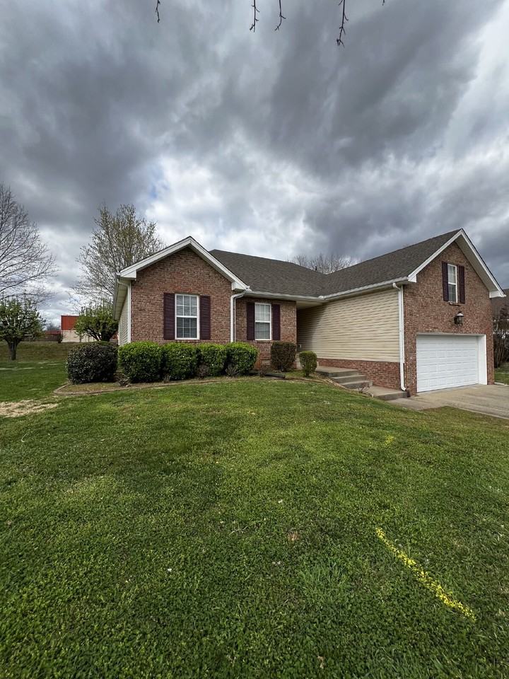 3427 Poplar Hl - Photo 3 of 50