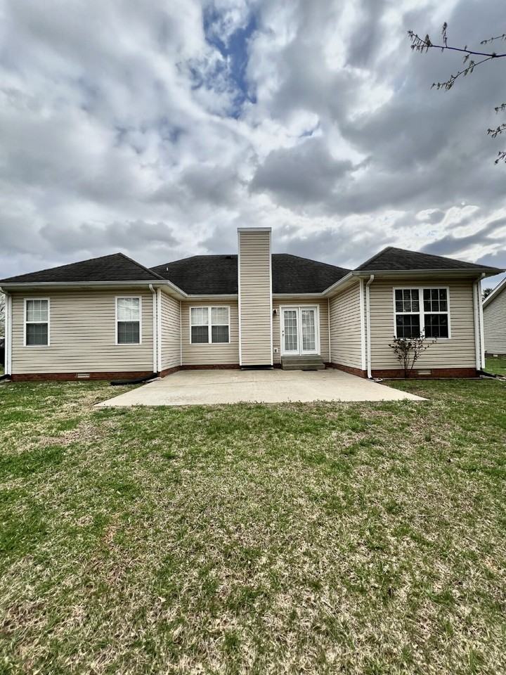 3427 Poplar Hl - Photo 4 of 50