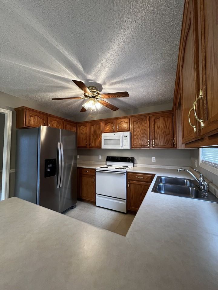 3427 Poplar Hl - Photo 5 of 23