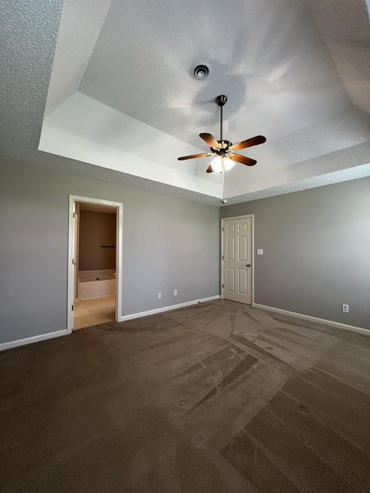 3427 Poplar Hl - Photo 7 of 23