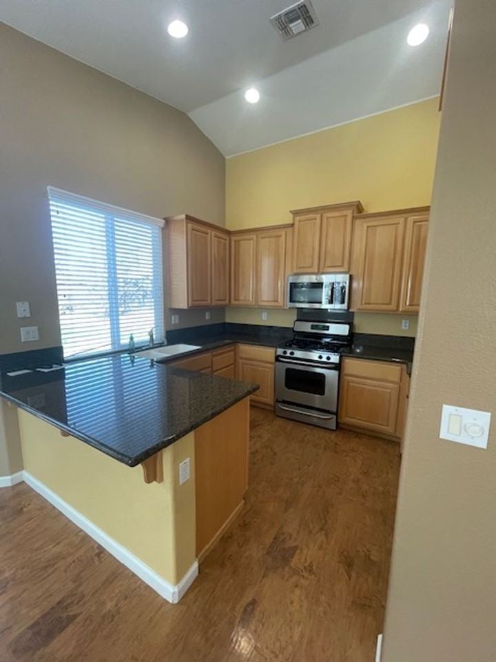 2033 Misty Meadow Dr - Photo 5 of 16