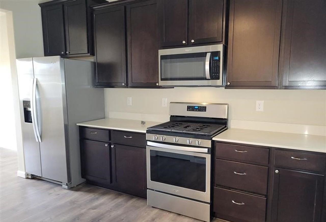 556 Bondgard Ave E - Photo 6 of 27