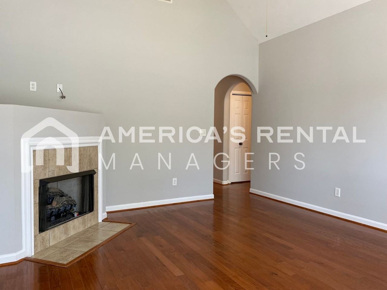 2819 Southwood Ln - Photo 3 of 36